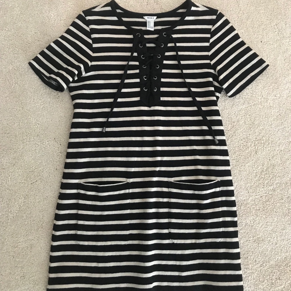 Striped lace-up dress - M
